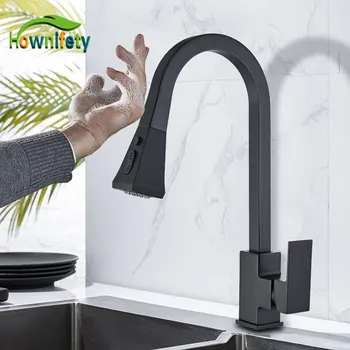 Черен Тъч с кухненски смесител с едно докосване на стена на бортике Смесител за топла и студена вода Кран с въртене на 360 градуса Режим на пръскане