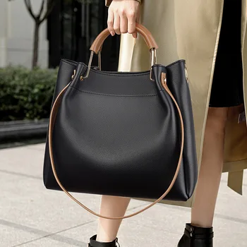 Новост 2023 г., дамски модерна чанта през рамо с шарките на крокодилска кожа, известна луксозна дизайнерска чанта-месинджър голям Капацитет