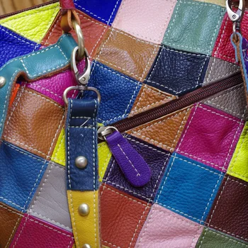 Нова Модерна чанта от естествена кожа, дамски чанти на рамо, луксозна чанта-тоут с пискюли, разноцветни чанти-незабавни посланици с змеиным принтом 2023 Нова Модерна чанта от естествена кожа, дамски чанти на рамо, луксозна чанта-тоут с пискюли, разноцветни чанти-незабавни посланици с змеиным принтом 2023 3